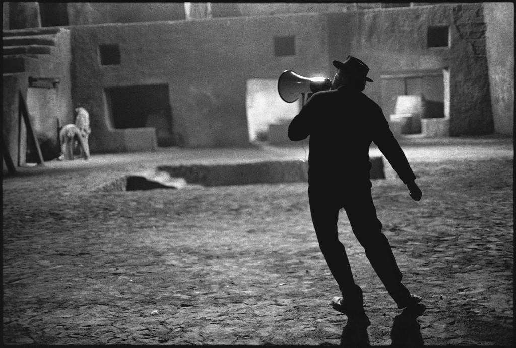 Federico Fellini on the set of Satyricon, phorographed by Mary Ellen Mark, 1969.jpg
